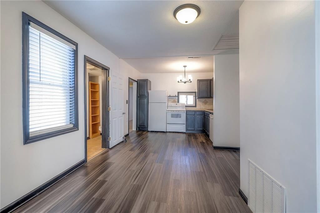 304 W South Street — photo 9