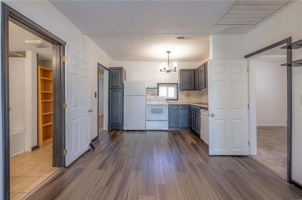 304 W South Street — photo 10