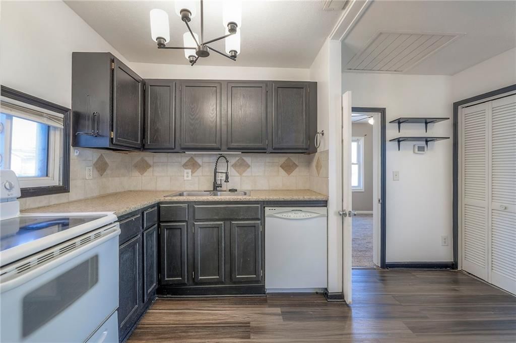 304 W South Street — photo 12