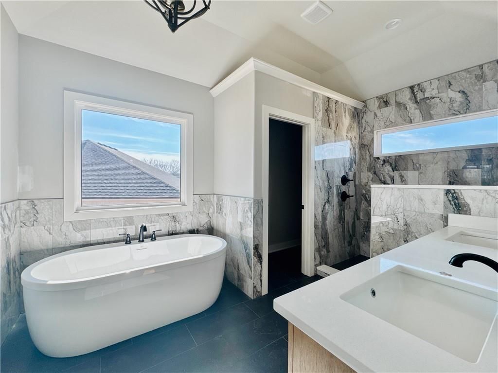12770 NW Larkspur Lane — photo 15