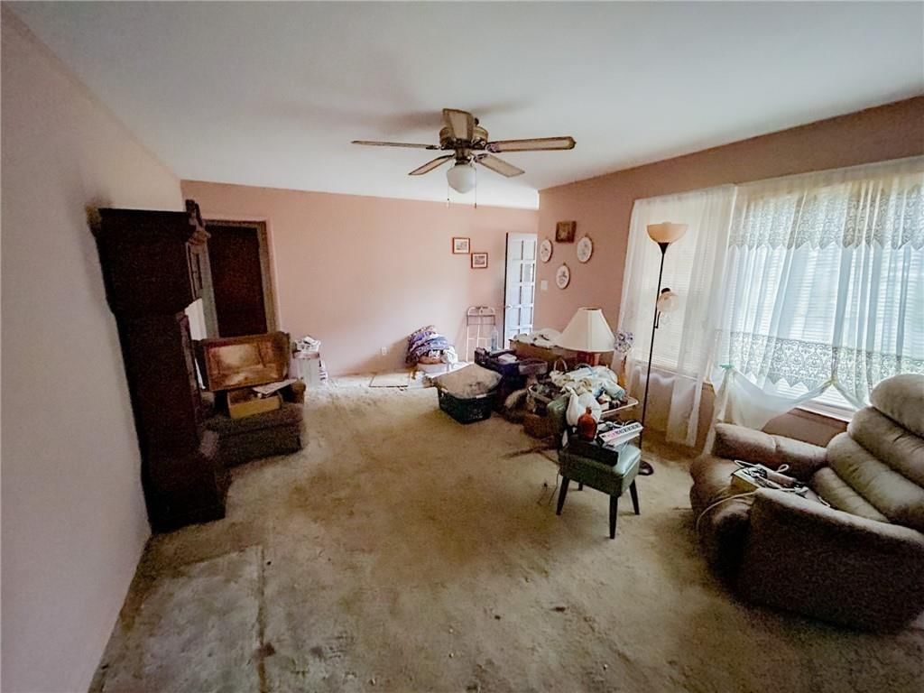 Photo 5 of 25 - 209 S 13th Street
