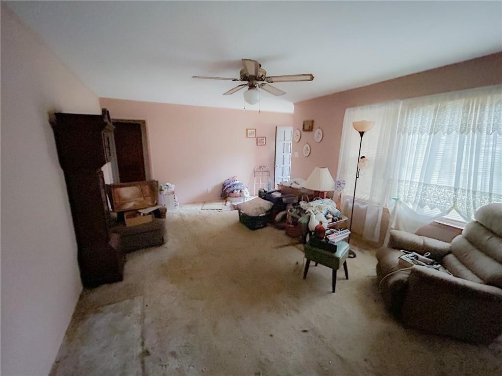 Photo 6 of 25 - 209 S 13th Street