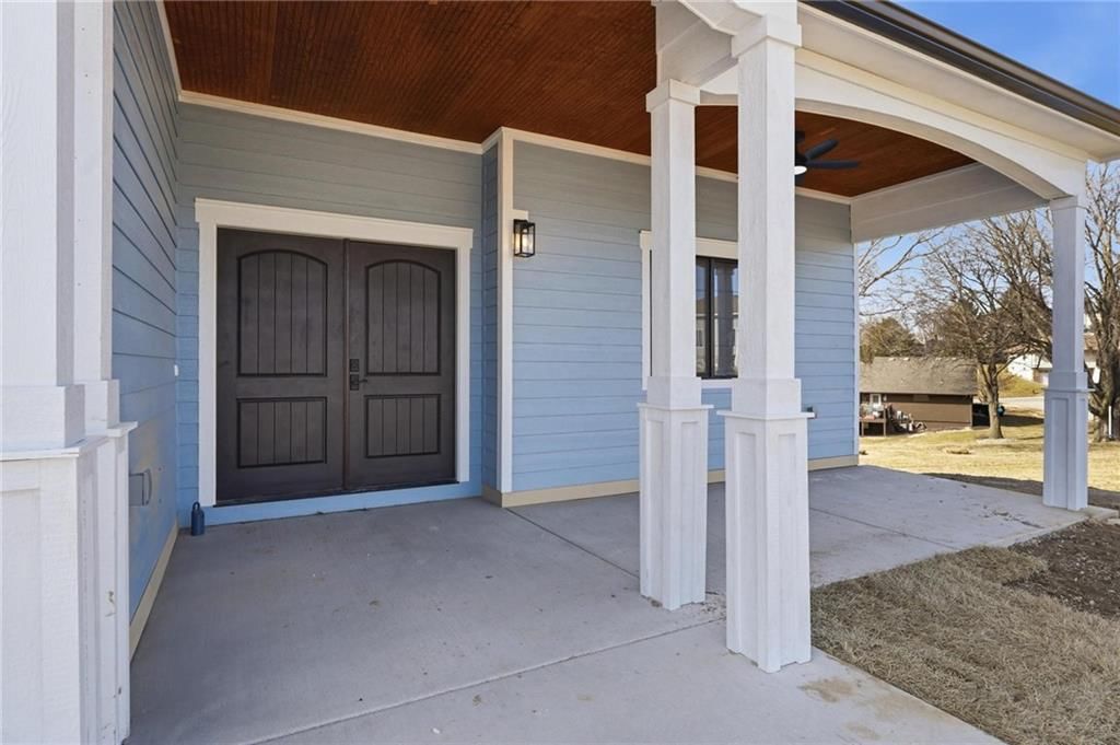 27135 Webster Court — photo 3