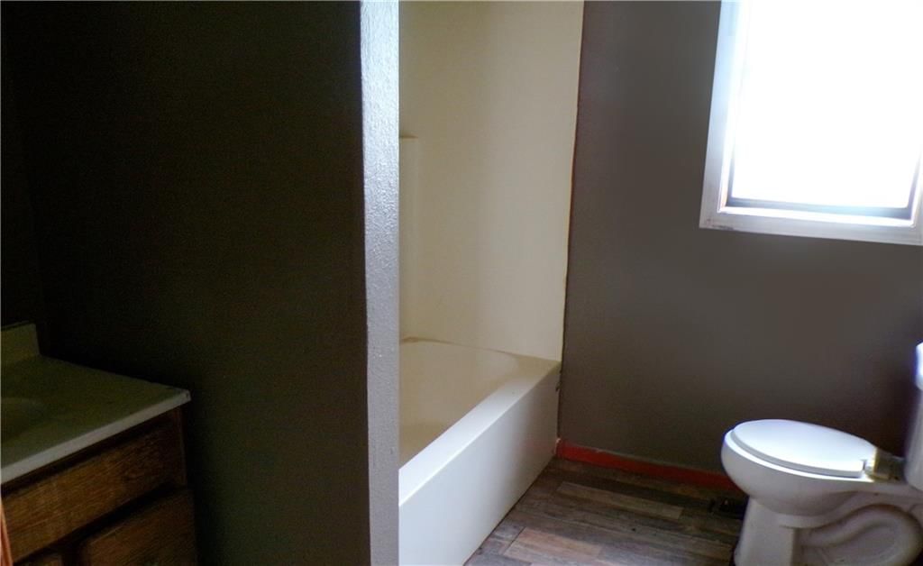 409 W Cooper Street — photo 8