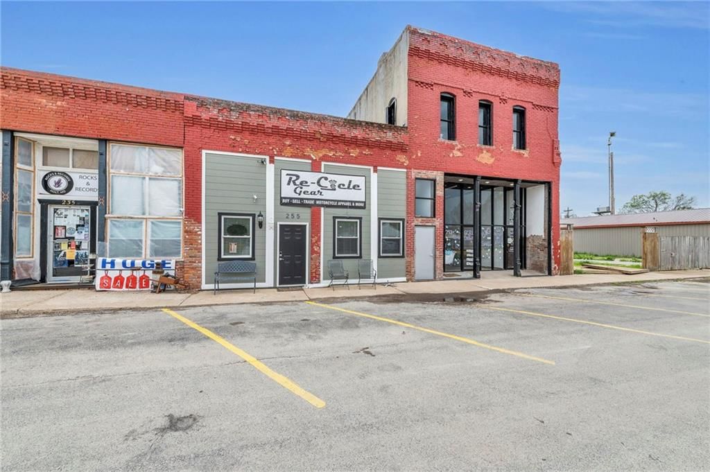 255 Main Street, Holt, MO