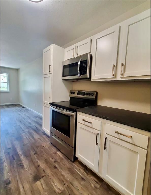 825 N Buchanan Street — photo 8