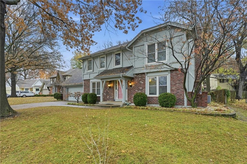 7917 Westgate Drive, Lenexa, KS