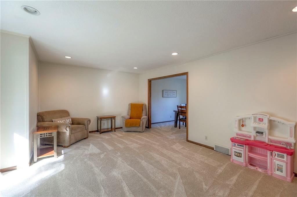 9504 W 104th Street — photo 4