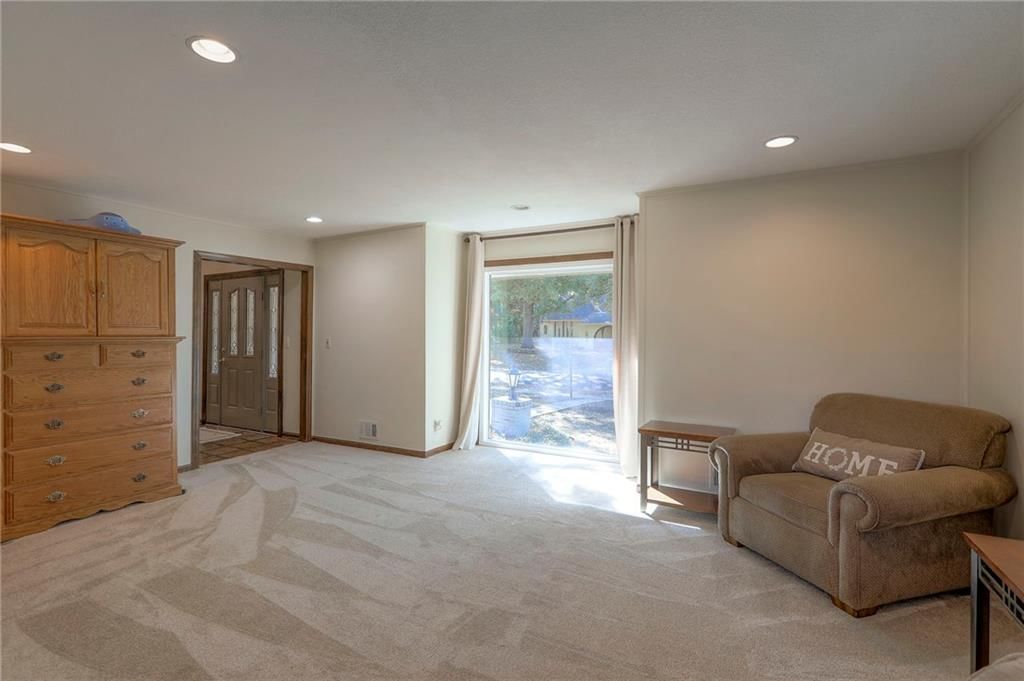 9504 W 104th Street — photo 5
