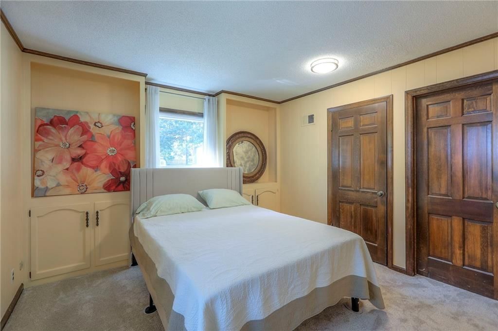9504 W 104th Street — photo 18