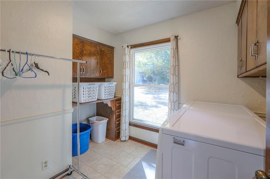 9504 W 104th Street — photo 21