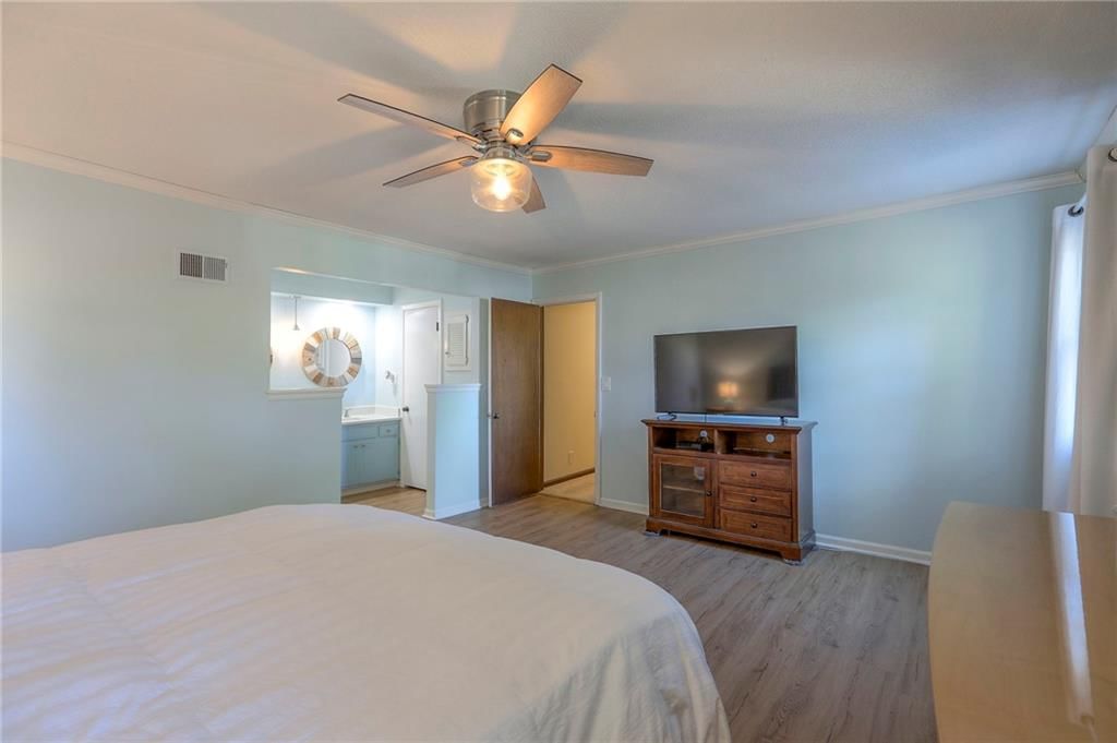 9504 W 104th Street — photo 24