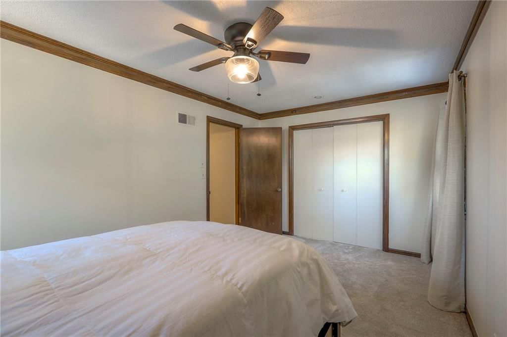 9504 W 104th Street — photo 33