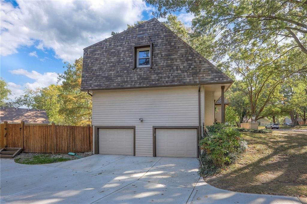 9504 W 104th Street — photo 36