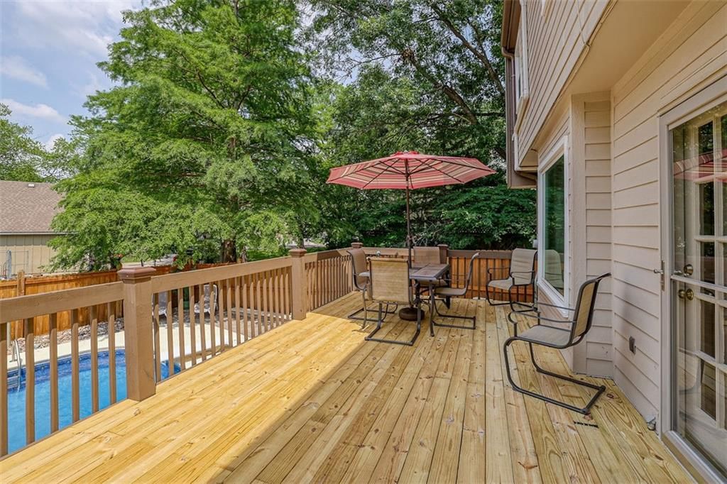 9504 W 104th Street — photo 38