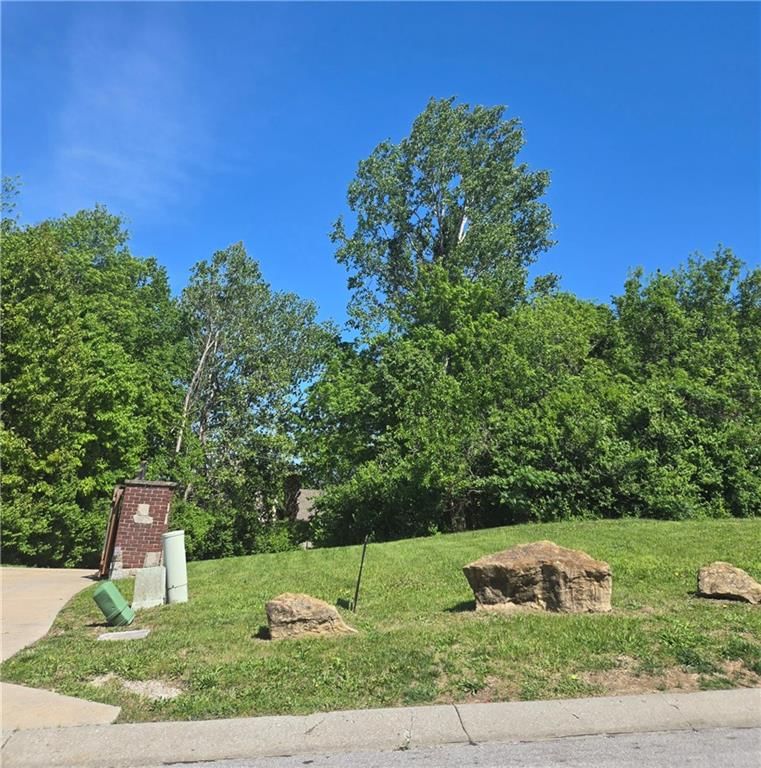 6909 N Quincy Avenue — photo 1