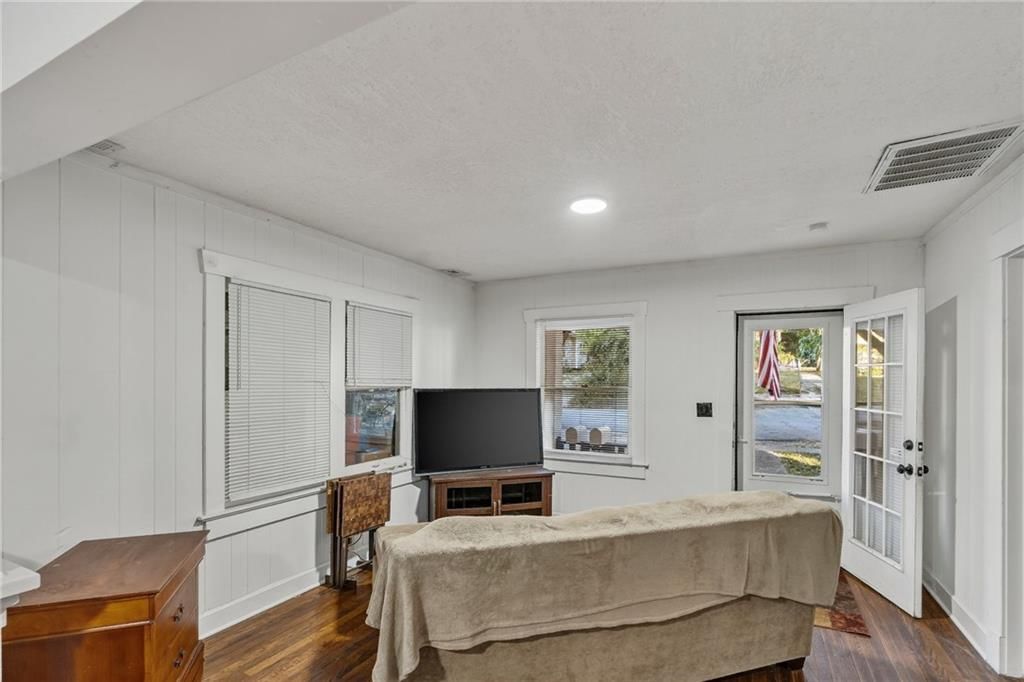 572 S Crescent Avenue — photo 3