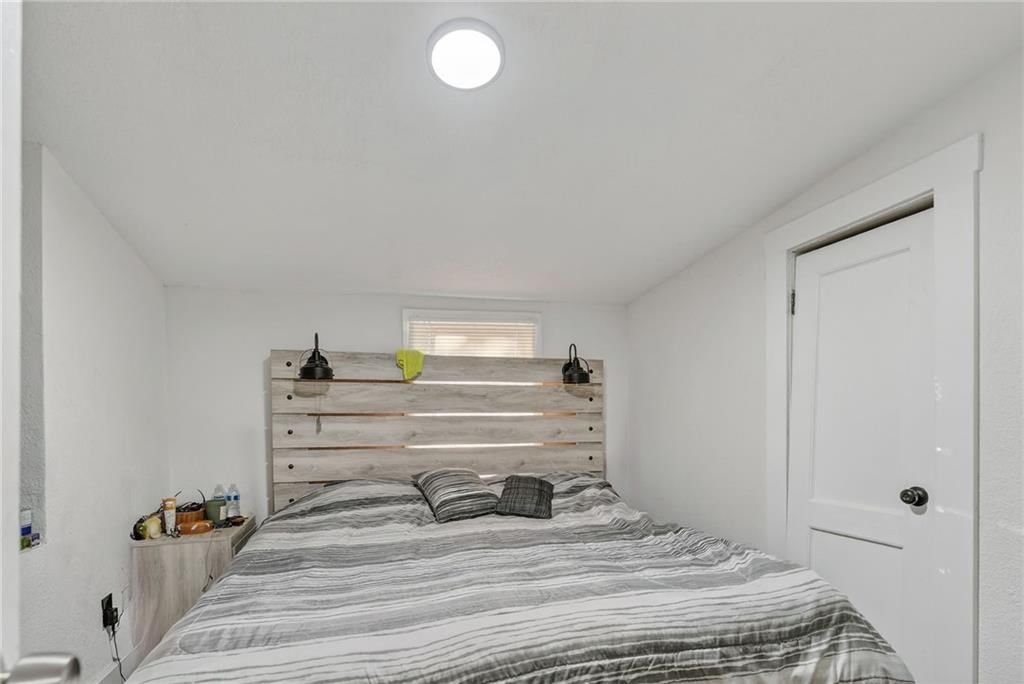 572 S Crescent Avenue — photo 9