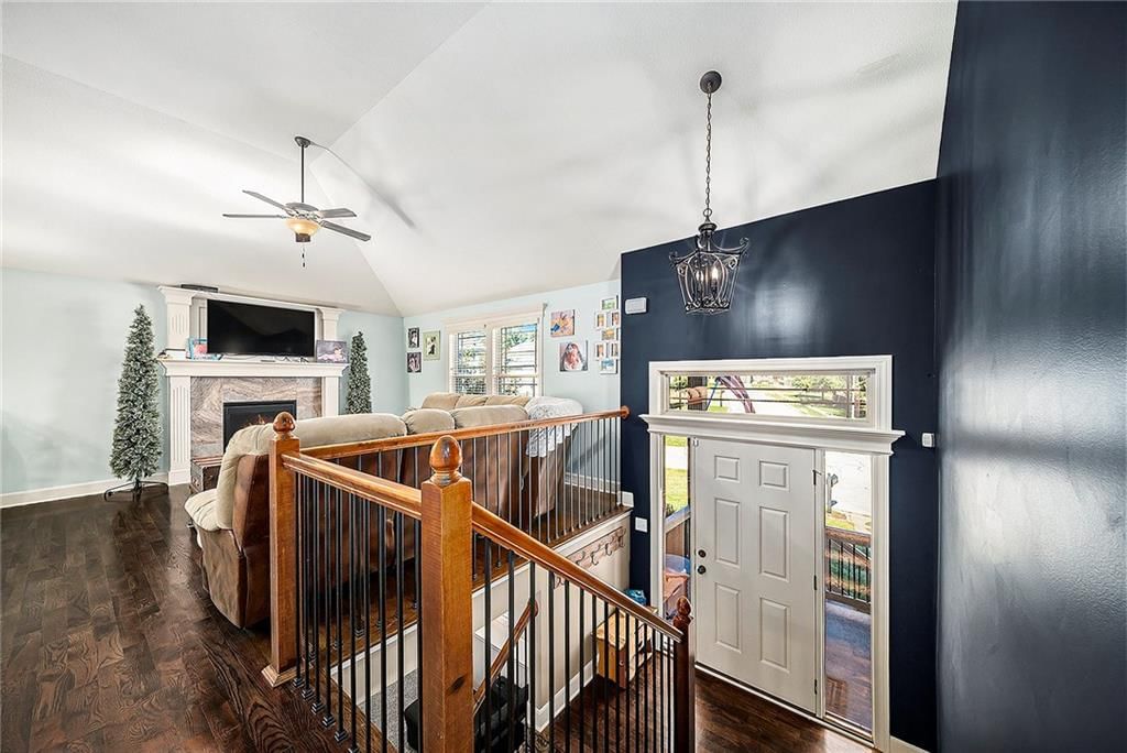 2210 NE Treetop Drive — photo 3