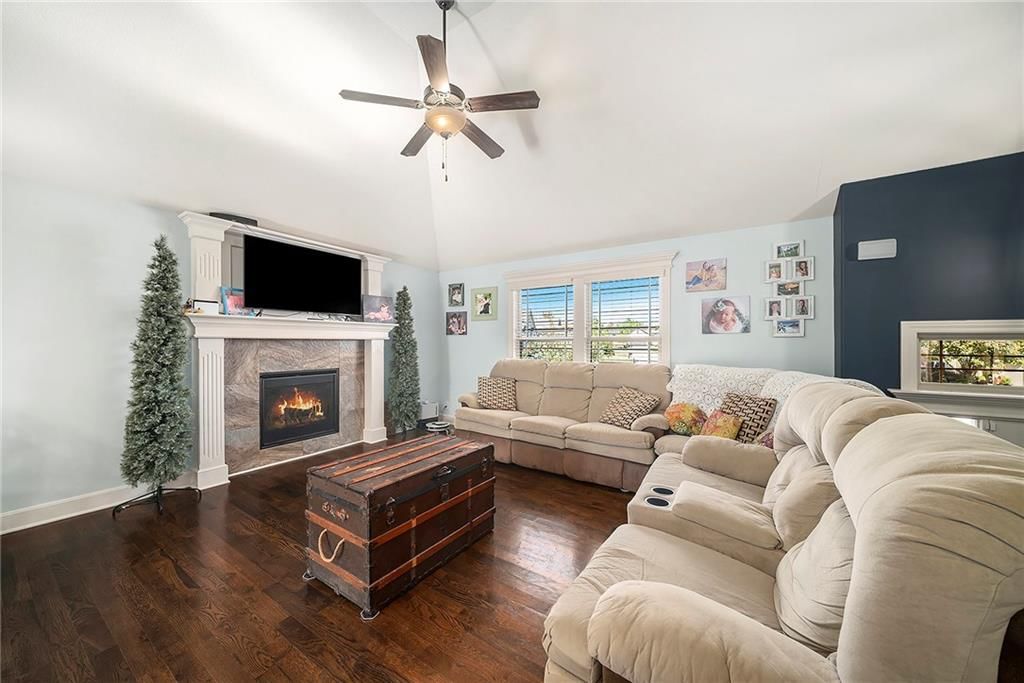 2210 NE Treetop Drive — photo 4