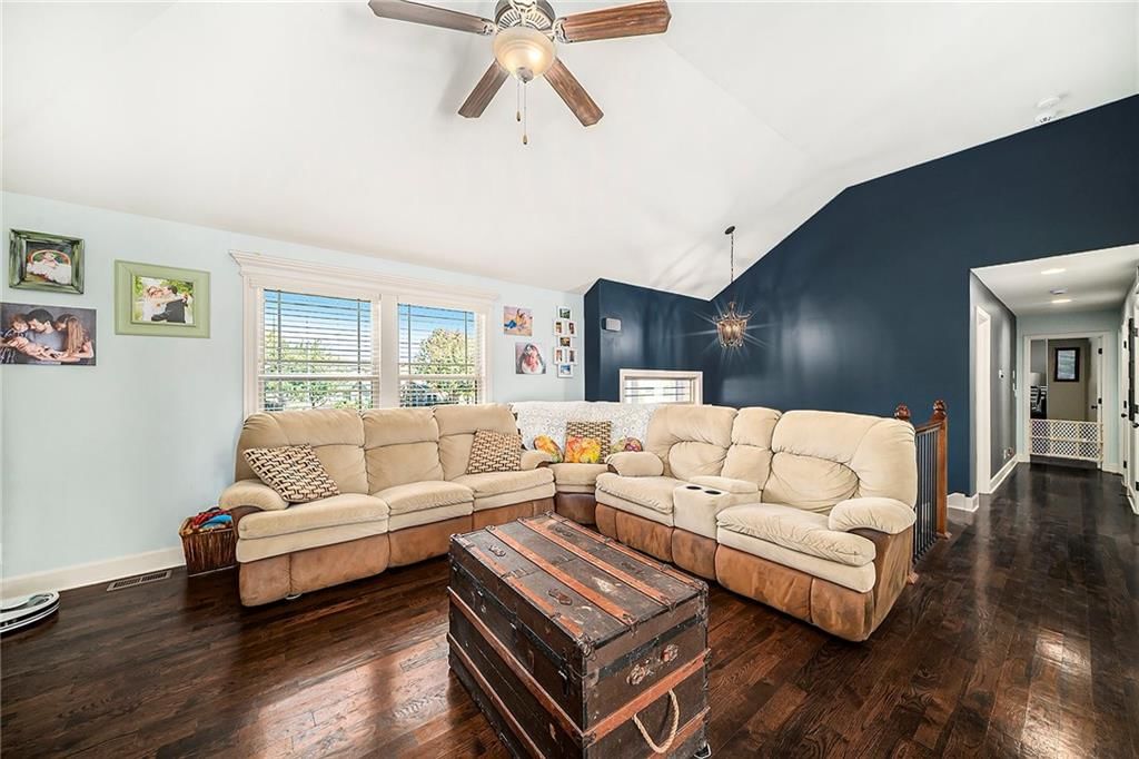 2210 NE Treetop Drive — photo 5