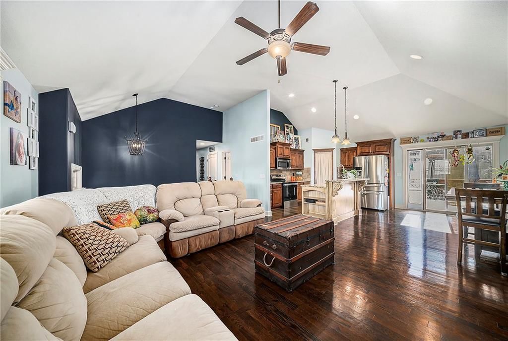 2210 NE Treetop Drive — photo 6