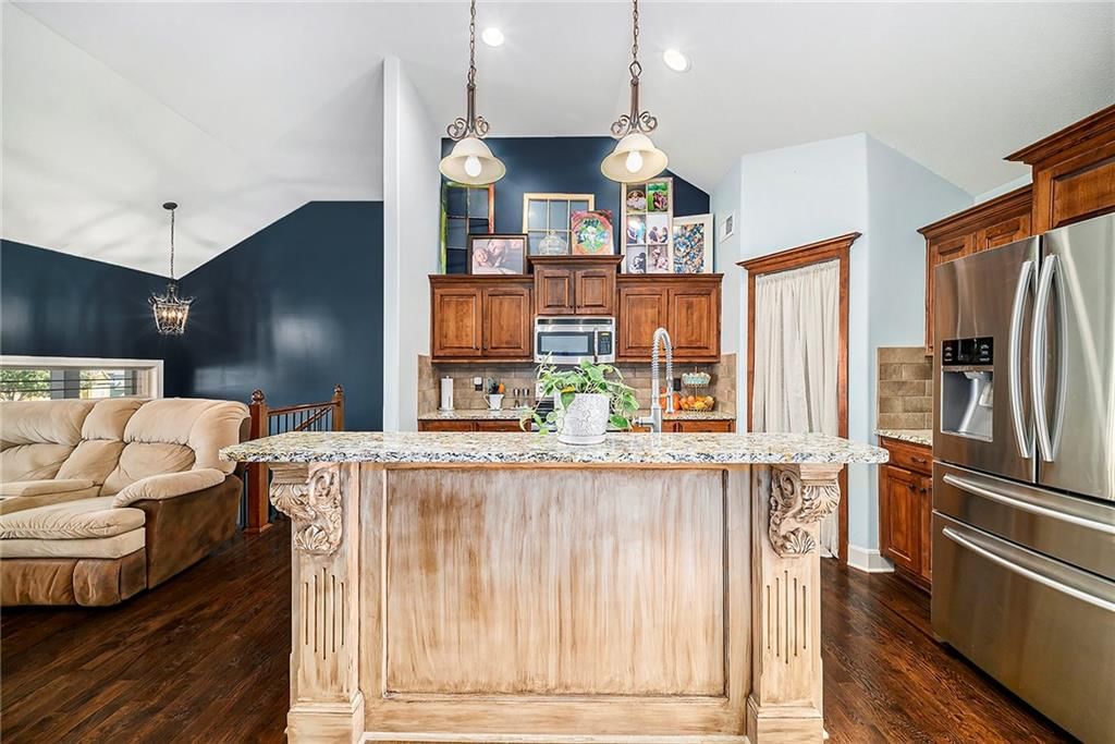 2210 NE Treetop Drive — photo 8