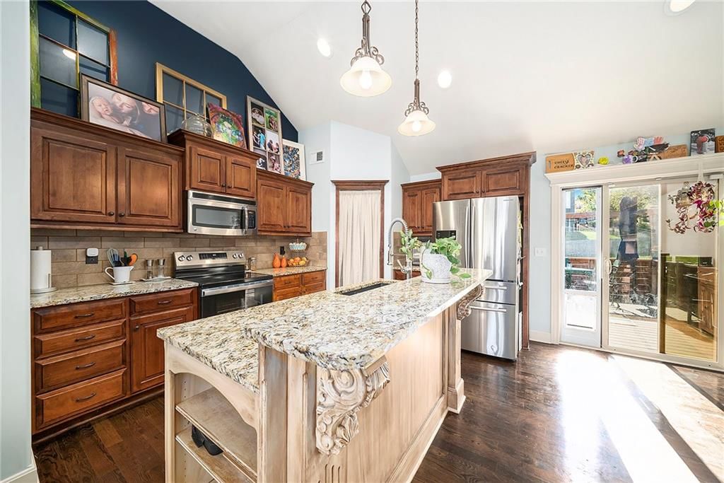 2210 NE Treetop Drive — photo 10