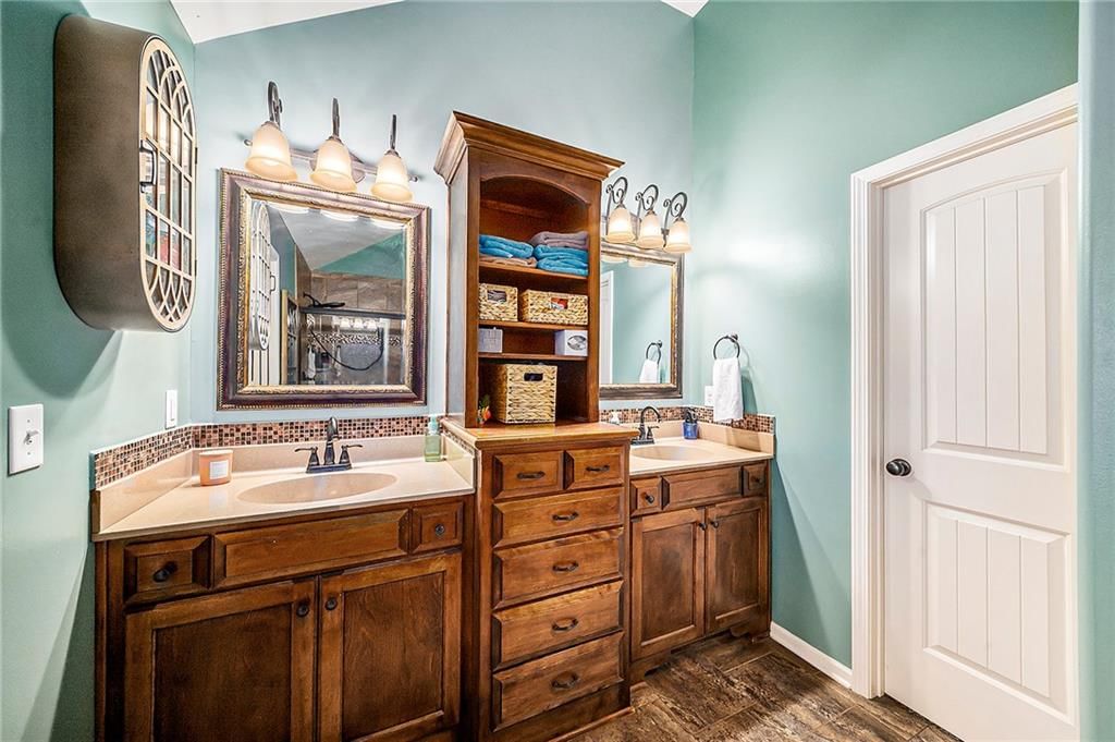 2210 NE Treetop Drive — photo 16