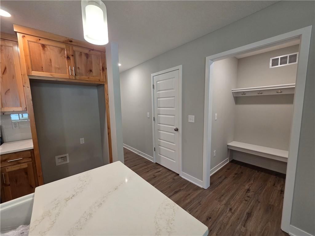 30 E 7th Street — photo 8