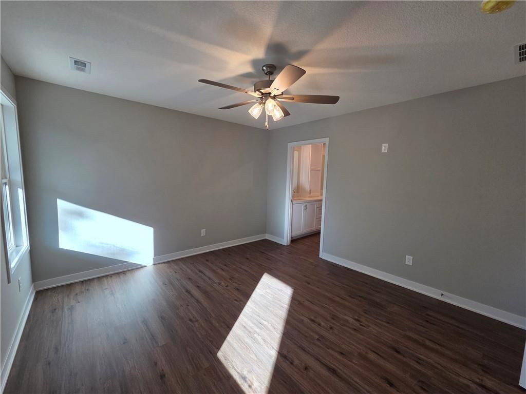 30 E 7th Street — photo 18