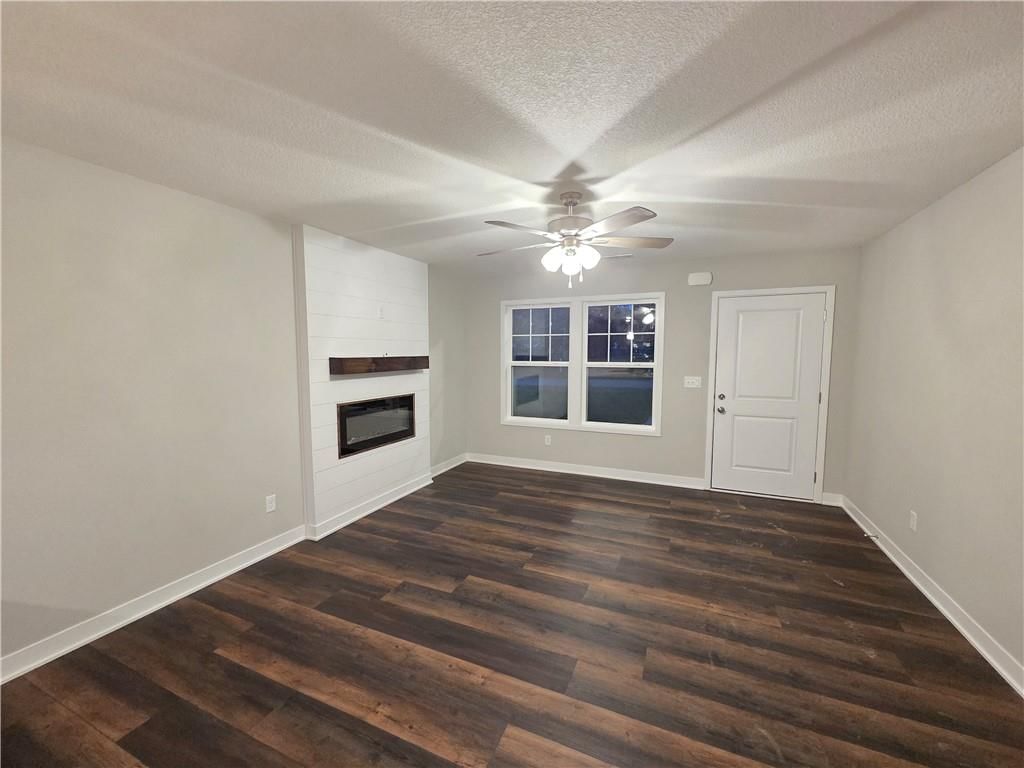 30 E 7th Street — photo 32