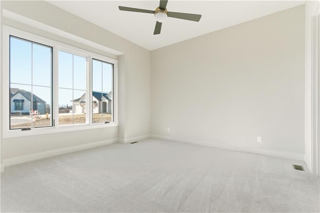 1817 NE Lashbrook Circle — photo 37