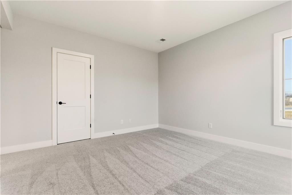 1817 NE Lashbrook Circle — photo 53