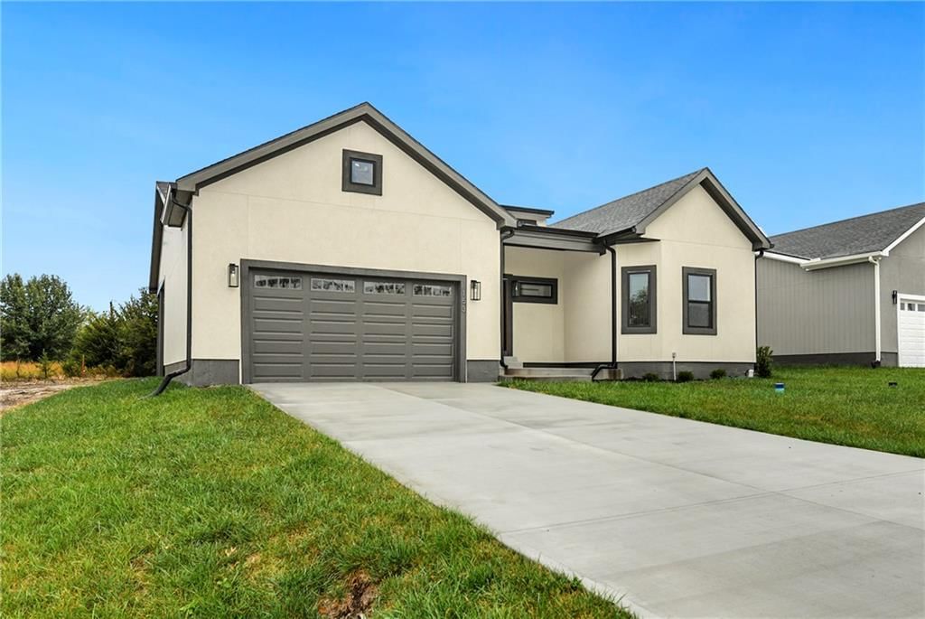 153 S Linn Valley Drive — photo 3