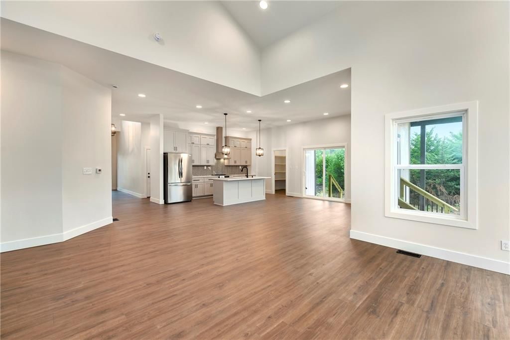 153 S Linn Valley Drive — photo 10