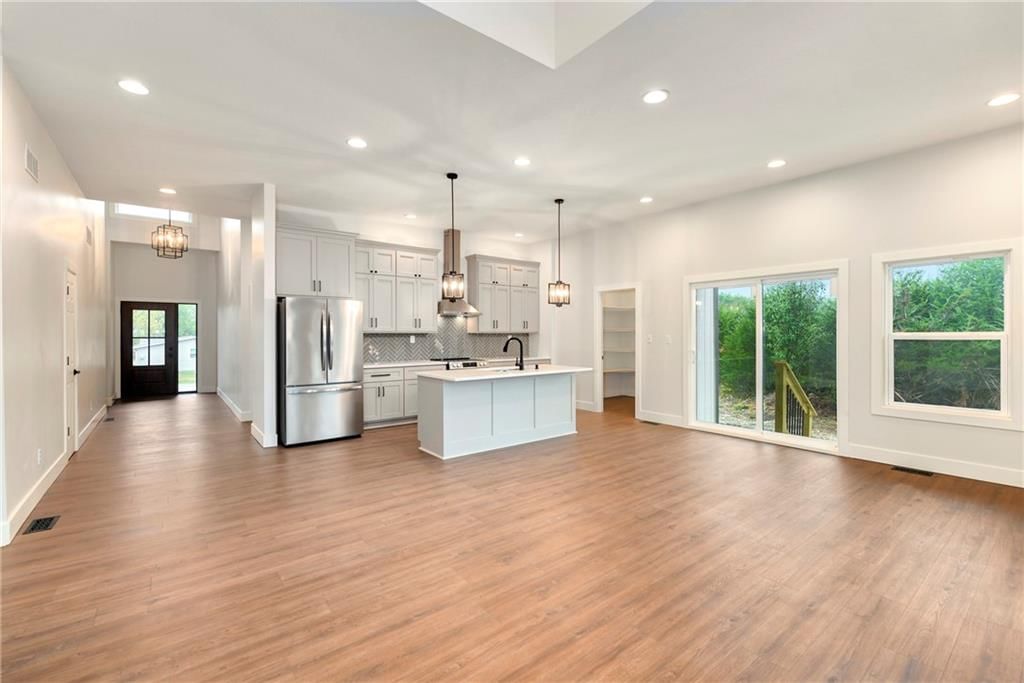 153 S Linn Valley Drive — photo 12