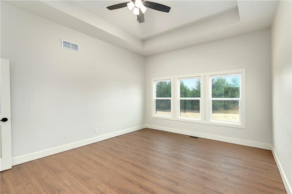 153 S Linn Valley Drive — photo 22