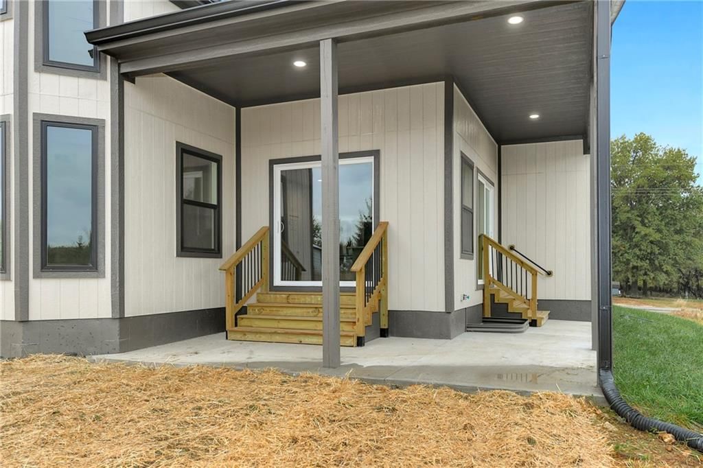 153 S Linn Valley Drive — photo 43