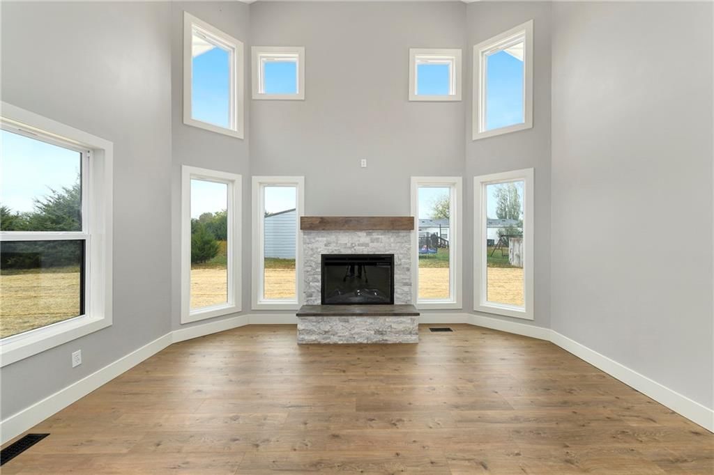 149 S Linn Valley Drive — photo 9