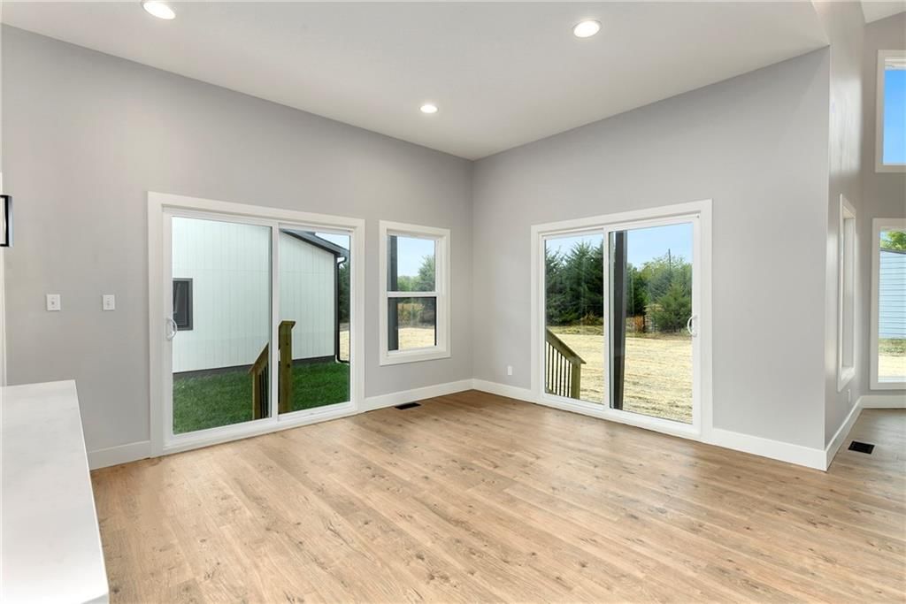 149 S Linn Valley Drive — photo 18
