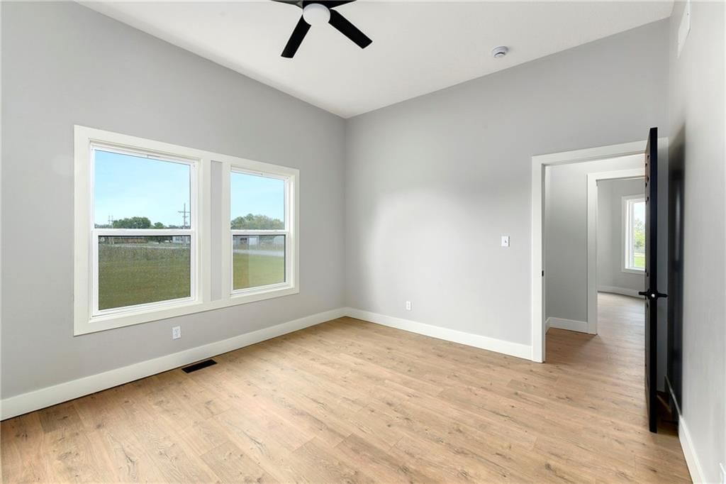 149 S Linn Valley Drive — photo 29