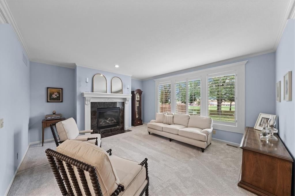 15813 Linden Street — photo 3