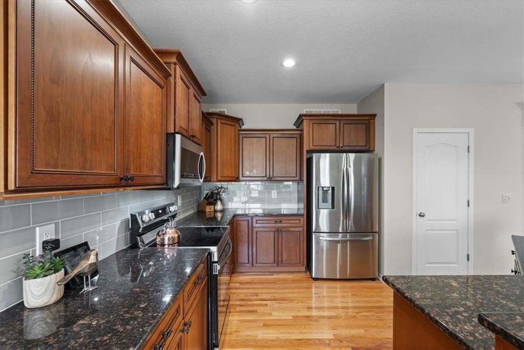 15813 Linden Street — photo 4