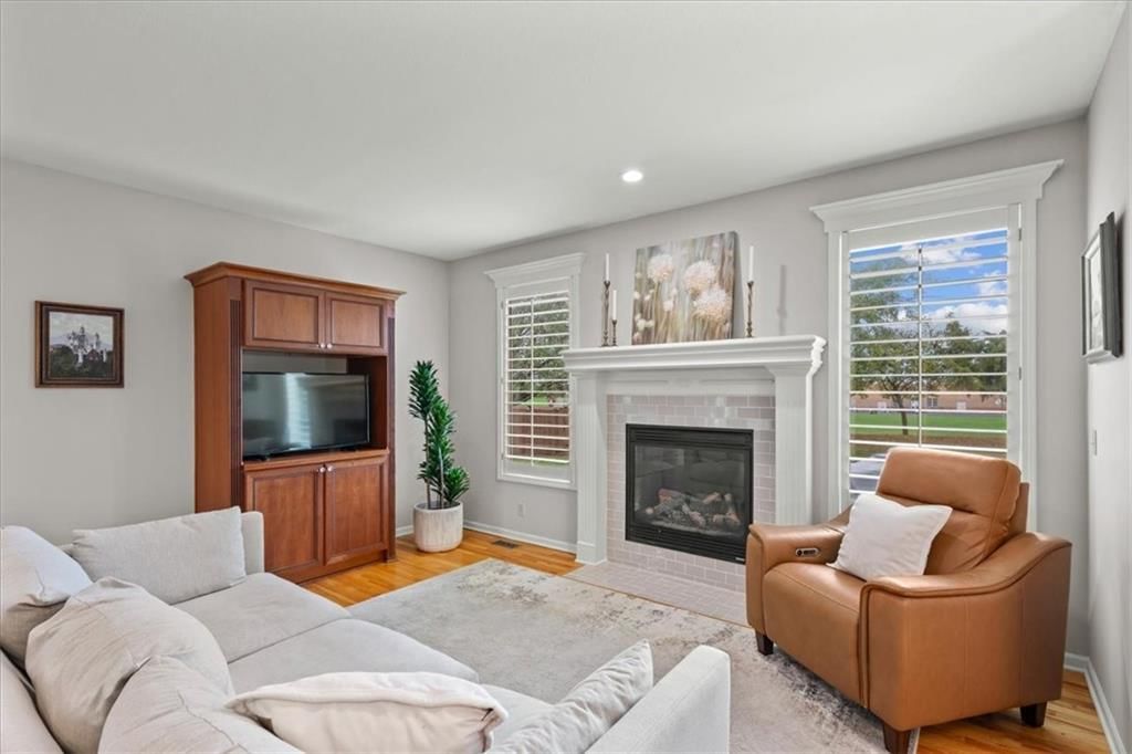 15813 Linden Street — photo 8