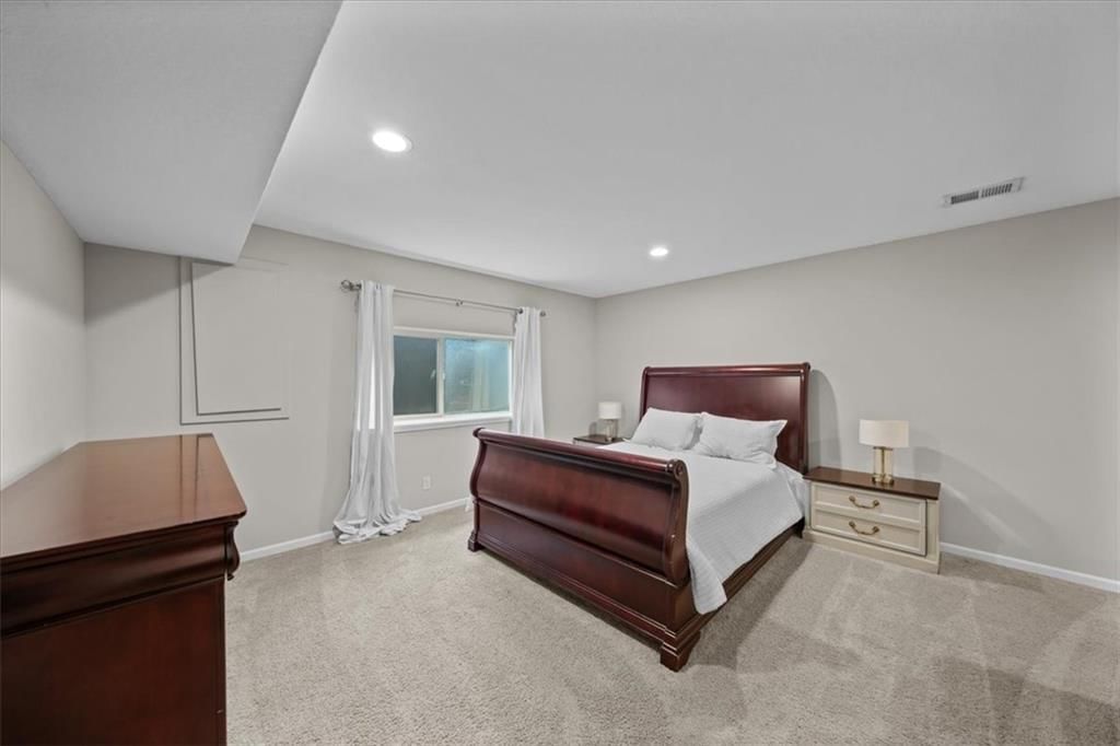 15813 Linden Street — photo 25