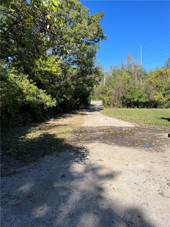 16405 E Truman Road — photo 12