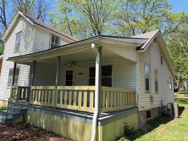 1025 Laramie Street — photo 2