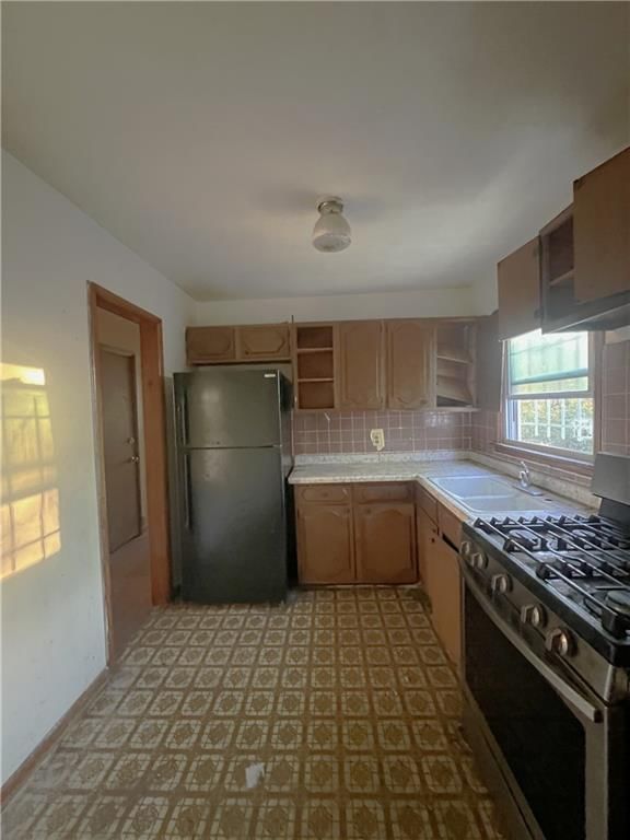 Photo 6 of 21 - 5800 Askew Avenue