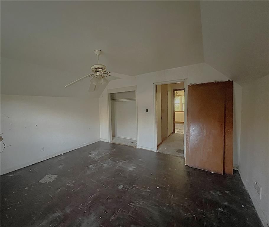 Photo 11 of 21 - 5800 Askew Avenue